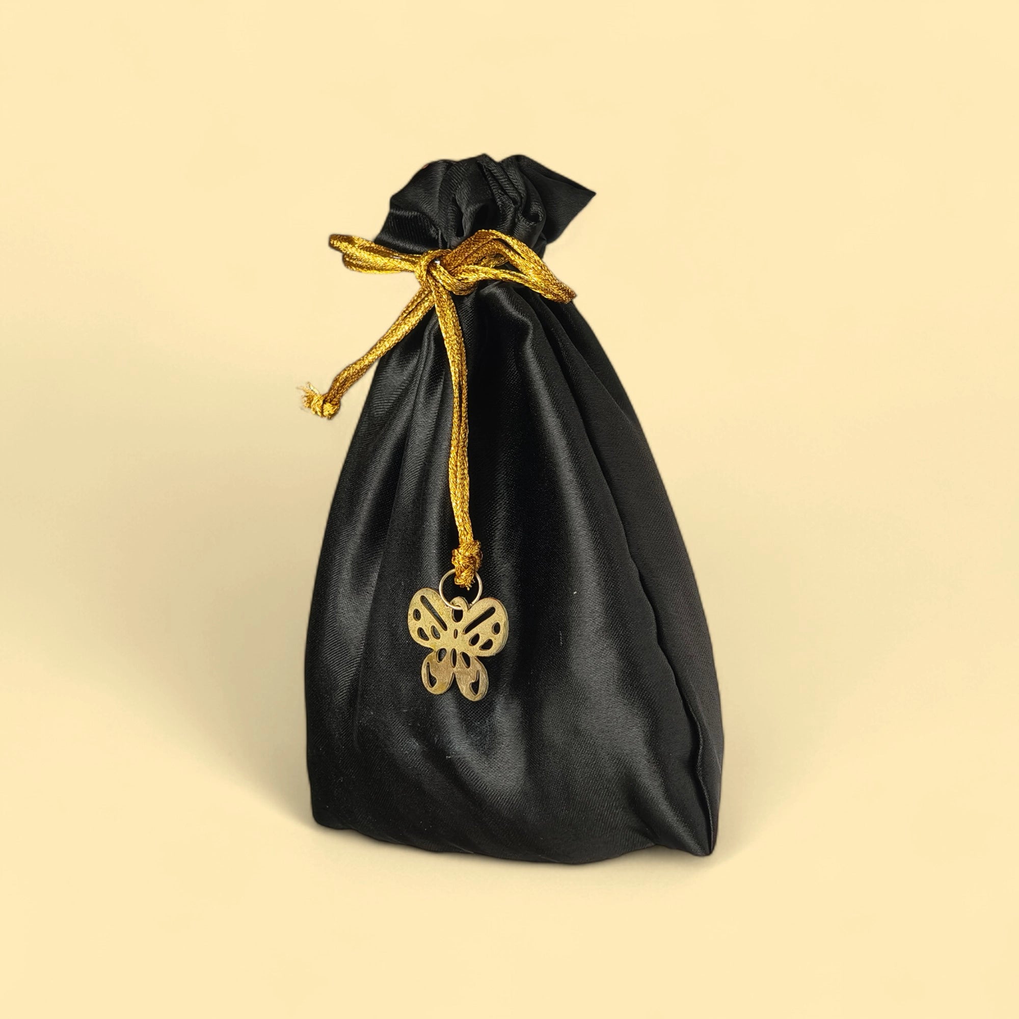 IRIS Celeste Black Oudh Fragrance Pouch for Car, Wardrobe & Closets | Eva Beads