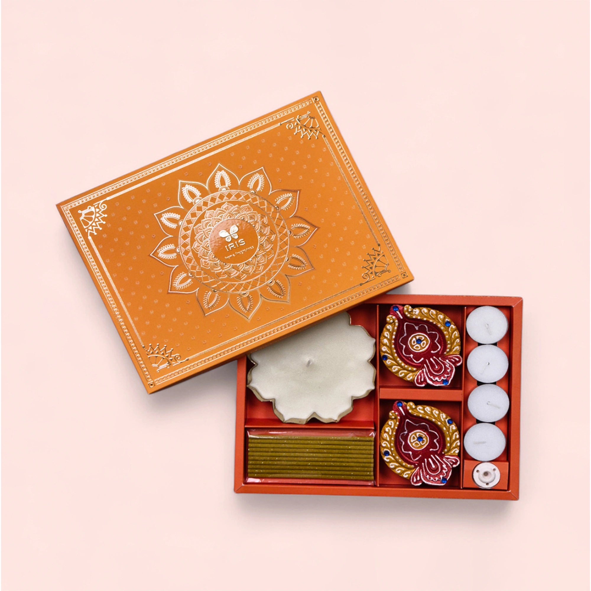 IRIS Festive Gift Set with Diya, Urli Candle & Tealight
